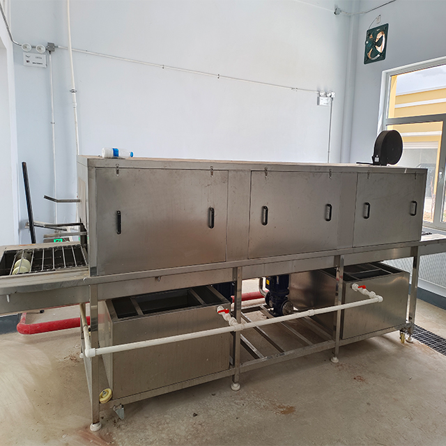 Medical Waste Turnover Box Cleaning Machine